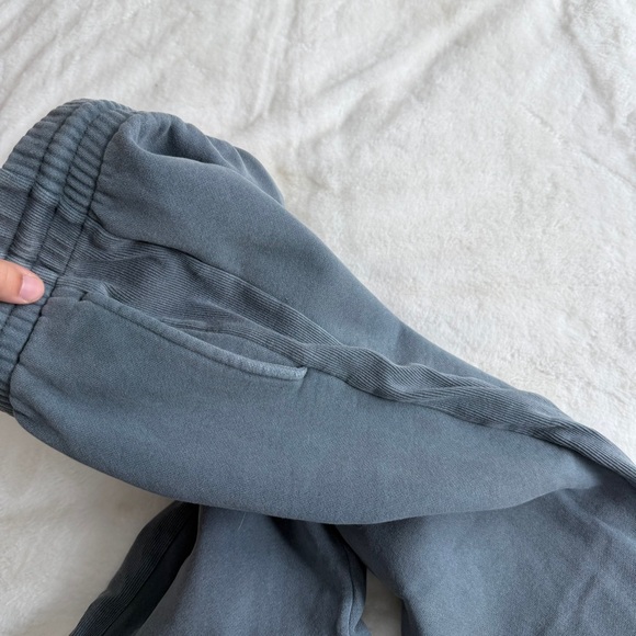 Aritzia TNA Sweatpants Blue/Gray Size Small - Picture 7 of 7